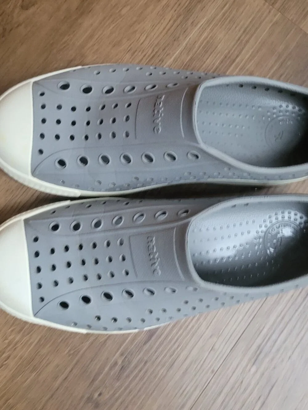 Native kids shoes sz j5 vguc